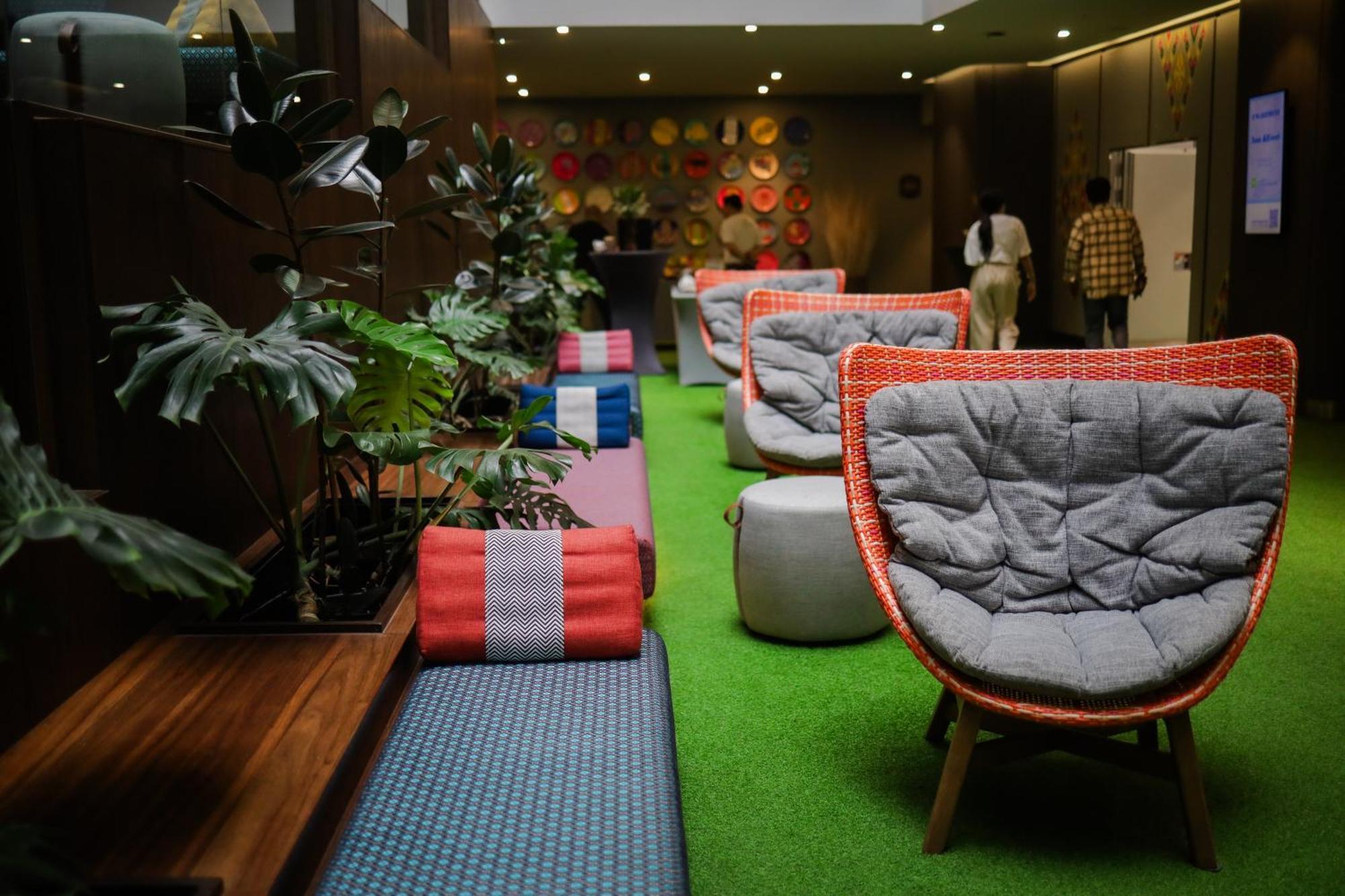 Ibis Styles Bangkok Silom Hotel Exterior foto